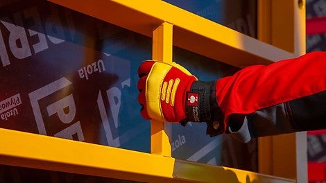 Монтажные ручки на щитах TRIO ST