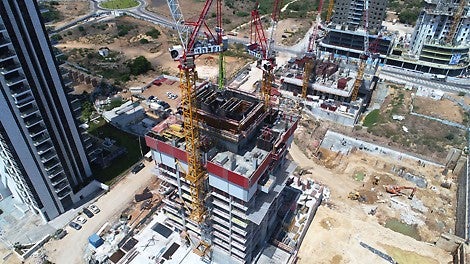 יציקת גרעין מרכזי 3-4 קומות מעל מפלס התקרה וחמשת הממ"דים.