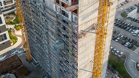 U cilju fiksiranja krana osmišljene su platforme na strani objekta bez otvora.
