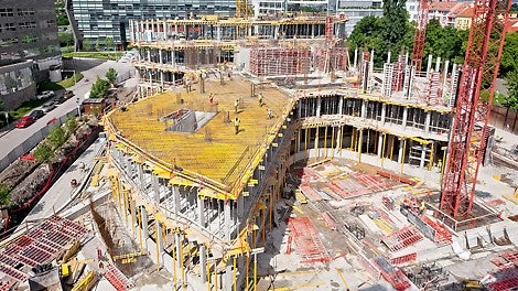 MULTIFLEX can be adapted to suit all ground plans. The overlapping of the slab girders and change of direction of the main beams ensure maximum flexibility.<br/>