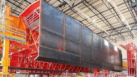 &lt;p&gt;With a length of 18 km, the Fehmarnbelt Tunnel will be the longest immersed tunnel in the world and is considered one of the largest infrastructure construction sites in Europe. PERI developed a formwork concept for the central production of the standard tunnel elements.&lt;/p&gt;<br/>