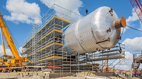 Currently, the largest PERI scaffolding contract is at an oil sands refinery in Canada. <br/>Also in plant construction, customers use the supplementary range of PERI services of the project planning and control.