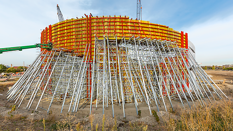 Über 9.000 m² VARIO GT 24 Träger-Wandschalung waren notwendig, um die kurvigen Wände des National Veterans Memorial and Museum im amerikanischen Columbus, Ohio, zu schalen.
