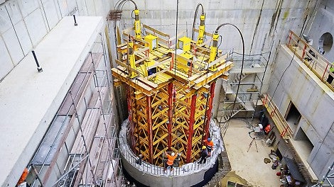 40,5 m sügavuse sukeldumistoru jaoks kasutati eelnevalt monteeritud VARIO GT 24 talaseinaraketist. <br/>(Foto: PERI GmbH) <br/>