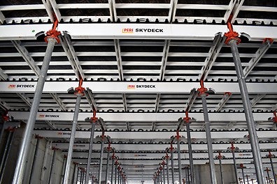 Кофражът за плочи SKYDECK е приложим от жилищното до индустриално строителство. Подходящ е за обекти с много високи изисквания за безопасност и кратки срокове за изпълнение. 