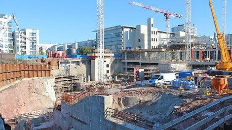 Matinkylän metrokeskus ja sen yhteyteen rakennettu metroasema toimivat länsimetron ensimmäisen vaiheen pääteasemana.