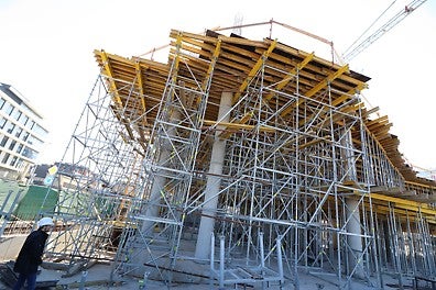 Изпълнение на плоча със скеле PERI UP Flex