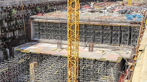 &lt;p&gt;A Bandra Kurla Complex (BKC) egy metróállomás a Mumbai metrón, amely jelenleg építés alatt áll.&lt;/p&gt;<br/>