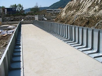 Form heights between 14 – 50 cm with no additional support required