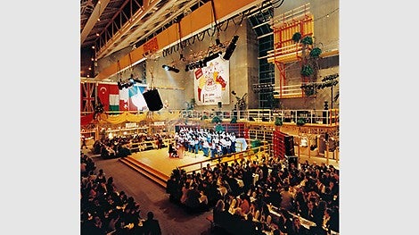 &lt;p&gt;PERI tiene 13 sucursales en Alemania, 22 filiales y atiende a m&amp;aacute;s de 4.000 clientes en todo el mundo. La cartera comprende m&amp;aacute;s de 2000 productos. En Weissenhorn se completa la nueva sala de exposiciones para demostraciones de productos.&lt;/p&gt;<br/>