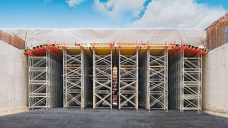 上图中 PD8系统作为该隧道项目中1.5米厚楼板的承载支架。