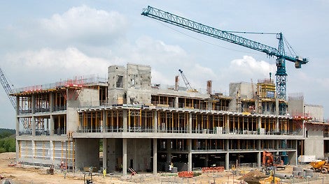 MULTIPROP, with the easily adjustable collar used to support the construction of the high level soffits