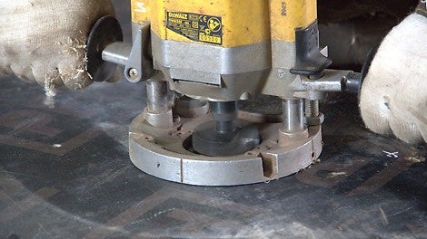 Ремонт локальных повреждений фрезером и установка ремонтных плиток.