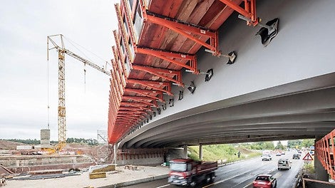 Brückensanierung schnell und leicht gemacht mit dem VARIOKIT Konsolsystem.
