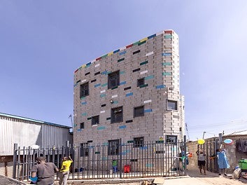 PERI supplied the formwork for the construction of the 79 tunnel elements with a mixture of customised and standard PERI systems. (Photo: PERI SE)