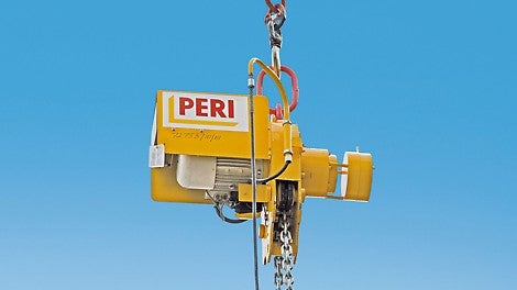 La unidad de elevación STM está controlada por radio y mantiene la mesa de la losa en posición horizontal durante el proceso de movimiento.<br/>