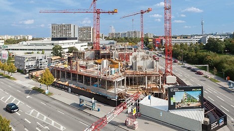 Die zentrale Lage mit idealer Verkehrsanbindung bringt hohe Anforderungen an den Bauablauf mit sich, denn es stehen nur äußerst begrenzte Lager- und Montageflächen zur Verfügung.