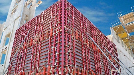 MAXIMO-järjestelmämuotti sidotaan yhdeltä puolelta MX-sidontatekniikan ansiosta.