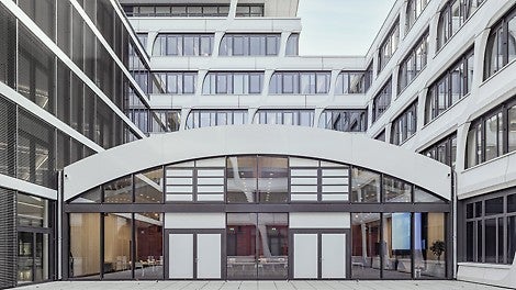 Kuplilae jaoks valmistas PERI raketiselahenduse, milles on kasutatud 82 tehases valmistatud 3D puitelementi.<br/>(Foto: Thilo Ross)<br/>