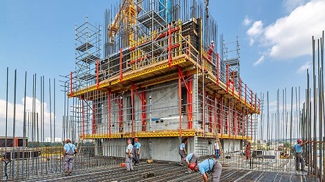 Kombinacijom VARIO zidne oplate i RCS CL platformi ekonomično su realizovani zidovi ovog impozantnog objekta, bez upotrebe krana.