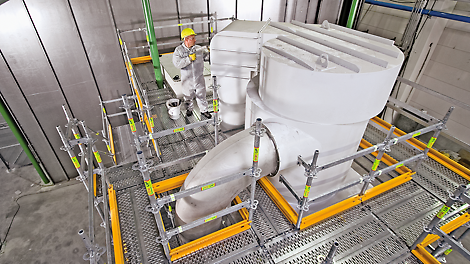 Конструкции из лесов PERI UP Flex могут быть размещены как временно, так и постоянно, для регулярного контроля и обслуживания сосудов и емкостей.