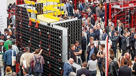 The DUO Formwork System celebrated its world premiere in Munich at the international trade fair, bauma 2016. The innovative product made a very convincing case with its very light system components as well as easy handling. In addition, the system components can be used for forming walls, columns and slabs.