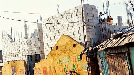 The first successfully completed project with TwistBlock Moulds: the &quot;Oloo&#039;s Children Centre&quot; in the Kibera slum in Nairobi (Kenya) was built from over 7,200 bricks according to plans by Oliver von Malm. The school offers space for 400 children. 