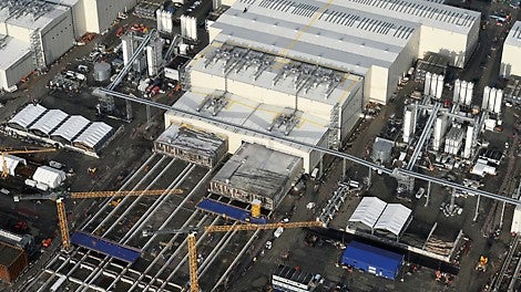 Die 79 Standard-Tunnelelemente werden in drei Hallen auf fünf Produktionslinien gefertigt. Alle fünf Produktionslinien, die jeweils über 250.000 Teile umfassen, wurden erfolgreich aufgebaut und sind in Betrieb.