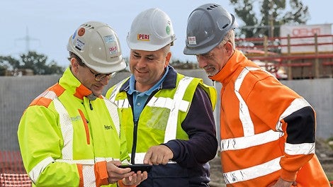 Mit unseren Lösungen wollen wir die Arbeiten am Bau einfacher, schneller und sicherer machen und dabei den Bedürfnissen und Anforderungen der Baustelle gerecht werden.