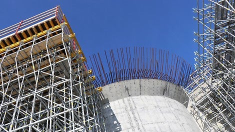 Stort projekt med mycket material, mycket betong, tjocka väggar, speciella former och arkitektur