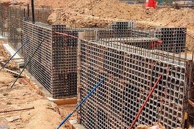 For a residential project, columns, lift walls, and retaining walls were built using the PERI DUO System. <br/><br/>The residential project featured two-story luxury homes with basements and additional facilities, enclosed by walls of 230mm in thickness and 3 meters in height. 