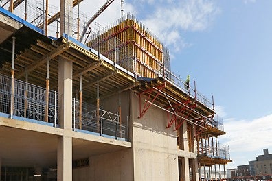 For all ground plans through the variable positioning of the girders – also polygonally, trapezoidal or overlapping.