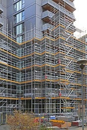 UDG-teollisuustasot on suunniteltu suurille kuormituksille: 200 cm:n pituisena sallittu kuormitus on 10,0 kN/m². Suuremmilla pituuksilla kantavuus on 7,5 kN/m² tai 5,0 kN/m².<br/>