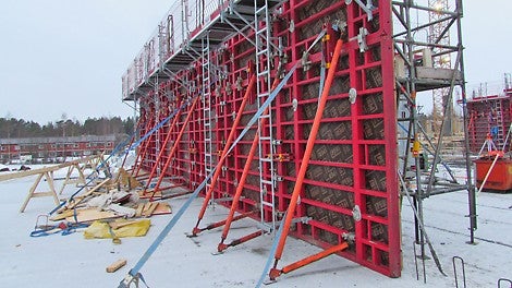 Antinkankaan työmaalla valettiin syksystä kevääseen – tässä kuvassa MAXIMO-järjestelmämuotti ”kylmänä” ilman MXH-lämmityselementtejä.