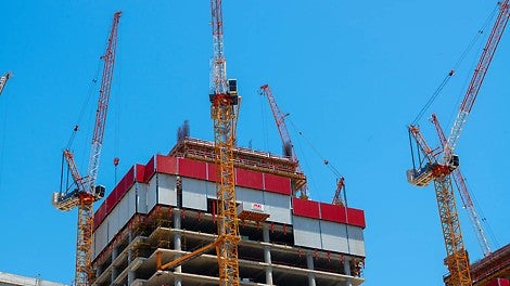 מערכת הגנה היקפית מסוג RCS-P עבור החזיתות הפתוחות. מאפשרת עבודה בטוחה ויעילה לפועלים בקומות הגבוהות.