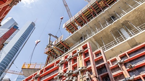 Das umfangreiche Konzept umfasst den Einsatz vielfältiger und innovativer PERI Systemlösungen, die in partnerschaftlicher Zusammenarbeit und unter der stetigen Betreuung einer PERI Projektleitung vor Ort auf der Baustelle zum Einsatz kommen. 