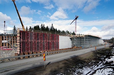 9m kõrgune ja 1m paksune sein ühe valuga