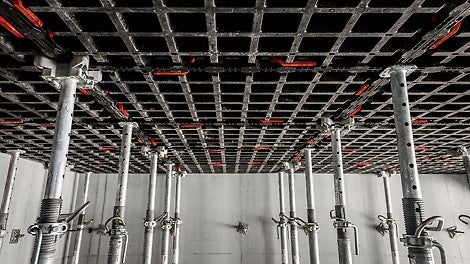 Katuslaed ehitati, paigaldades DUO paneelid horisontaalselt. <br/>(Foto: seanpollock.com)<br/>