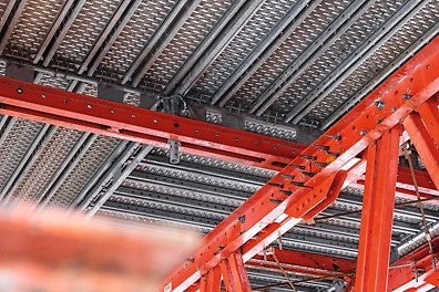 VARIOKIT und PERI UP basieren auf dem metrischen Systemraster und sind nahezu übergangslos miteinander kombinierbar.