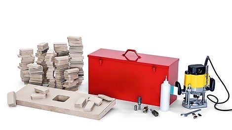 Das Reparaturset besteht aus einer Oberfräse mit entsprechendem Werkzeug sowie passenden Reparaturplättchen aus Original PERI Pave Material.