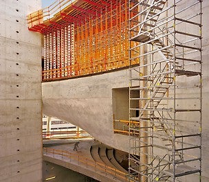 Neben den umfangreichen Teilleistungen des Sonderschalungsbaus kam auch ein breites Spektrum an Seriengeräten zum Einsatz.