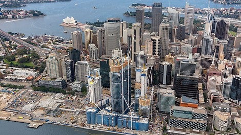With the Barangaroo Point Reserve (North), Central Barangaroo and Barangeroo South sub-projects, Sydney´s city centre is being expanded westwards by an impressive 22 hectares. In the foreground is the three ITS high-rise towers are rising steadily upwards; in the background is the famous Sydney Opera House with its distinctive roof structure.