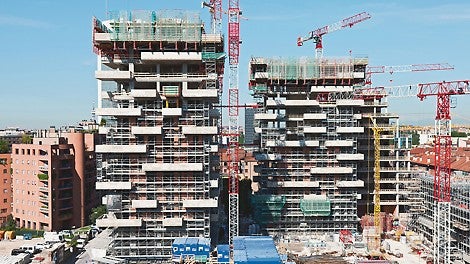 "Il Bosco Verticale"è stato disegnato dall'architetto italiano Stefano Boeri nell'ottica della salvaguardia del clima e dell'ambiente