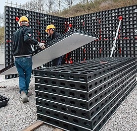 DUO is the new system formwork which is characterized by its low weight and very simple handling. The innovative feature is not only the material used but also the entire concept: efficient forming using only a minimum number of different system components for walls, foundations, columns and slabs.