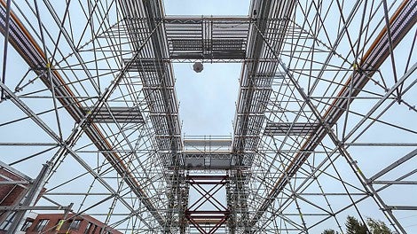 Auf Basis einer kooperativen Zusammenarbeit mit den ausführenden Unternehmen erarbeiteten die PERI Gerüstspezialisten Konzept, Planung und Statik in kürzester Zeit.