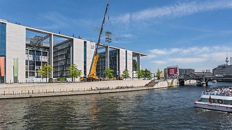 Die auf Basis des LGS Fachwerkbindersystems konzipierte Gerüstlösung berücksichtigt die erschwerte Zugänglichkeit ebenso wie die zulässigen Dachlasten.