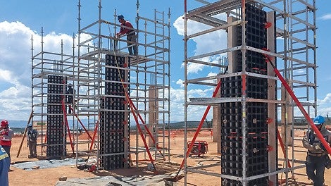 System wyróżnia się wyjątkową łatwością użytkowania oraz minimalną liczbą elementów konstrukcyjnych.