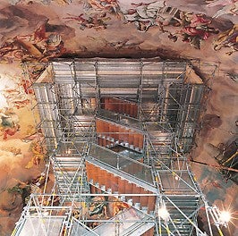 Die auskragende Arbeitsplattform aus Sicht der Besucherplattform.