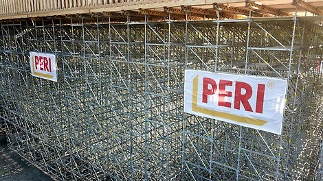 Nagy egységekben áthelyezhető: a rúdelemek és a vízszintes hevederek közötti különösen merev csomóponti kapcsolatoknak köszönhetően