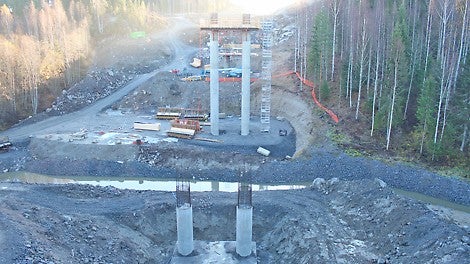 Pilarit työn alla lokakuussa 2018.